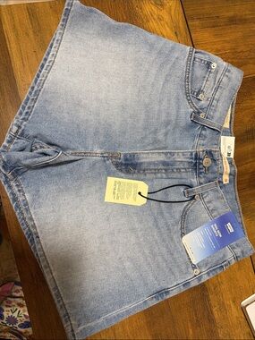Levi’s 80s mom shorts size 28 Light Blue Denim Women's